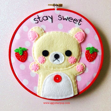 Kawaii Embroidery Ideas, Kawaii Embroidery, Kawaii Felt, Embroider Ideas, Felt Bookmark, Needle Felting Diy, Handmade Plushies, Felt Crafts Diy, Felt Embroidery