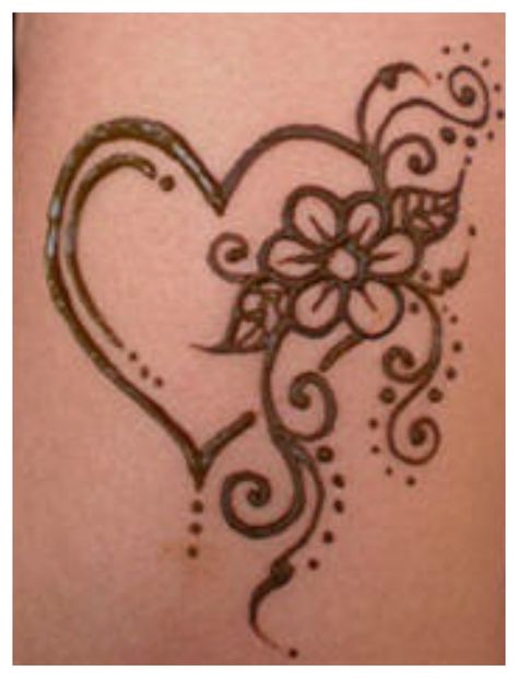 Most Loved Heart Henna Designs Heart Henna, Henne Tattoo, Cute Henna Tattoos, Jagua Henna, Henna Tutorial, Cute Henna, Tato Henna, Henna Tattoo Hand, Simple Henna Tattoo