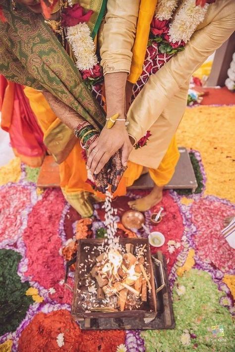 Wedding drone photography : Wedding drone photography : Choice of Best Photographers for Weddings Wedding Vidhi Photography, Phere Ceremony, Indian Wedding Rituals, Maharashtrian Wedding, Indian Wedding Pictures, Marathi Wedding, Indian Wedding Poses, Mehendi Ceremony, Indian Wedding Photography Couples