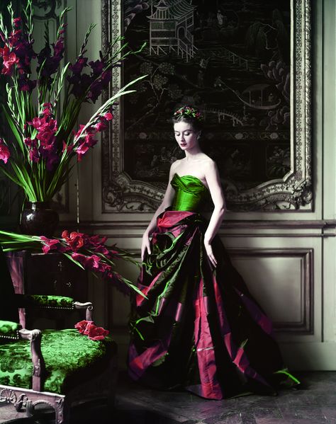 Cecil Beaton, Vintage Fashion Photography, Taffeta Dress, Fashion Days, Vintage Gowns, Pierre Balmain, Vintage Couture, Green And Pink, 50s Fashion