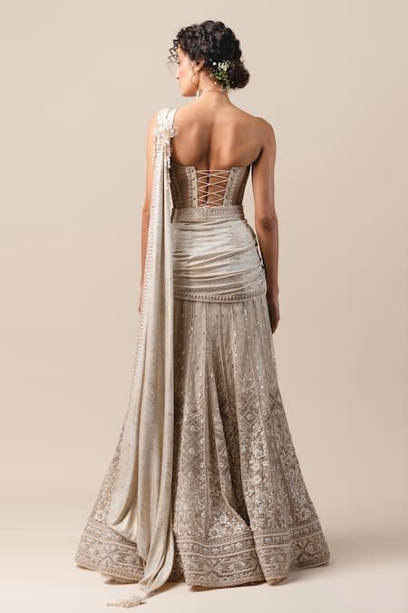 Buy White Georgette Sweetheart Neck Draped Lehenga Saree Set For Women by Tarun Tahiliani Online at Aza Fashions in US Modern Indian Wedding Dress, Back Blouse Designs, Draped Lehenga, Drape Lehenga, Lehenga Sari, Indian Fits, Indian Outfits Lehenga, Traditional Indian Dress, Bridal Dress Fashion