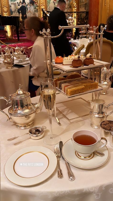 Tea Time In London, Ritz Afternoon Tea, London Breakfast, Paris Tea, The Ritz Paris, Afternoon Tea London, Ritz Hotel, Tea Restaurant, London Tea