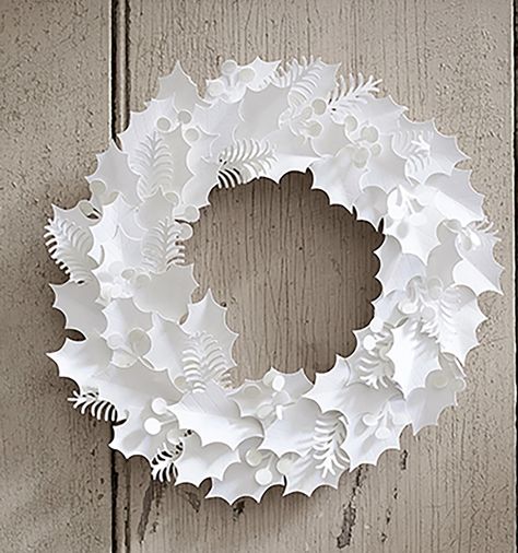 Christmas Wreath Cricut, Paper Foliage, Christmas Paper Craft, Xmas Window, Cricut Business, Paper Flower Wreaths, Christmas Decs, Christmas Creative, Quilling Christmas