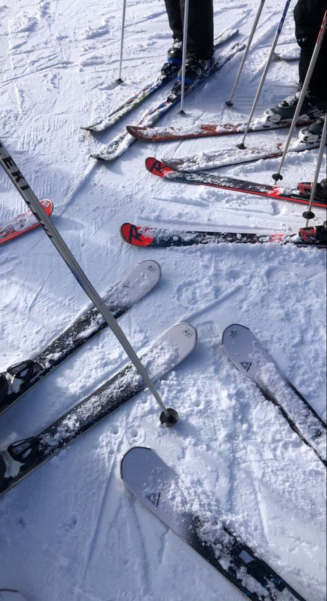 #ski #skiing #austria #italy #slopes #skilift #snow #winter #skiingseason #aesthetic Old Money Skiing Aesthetic, Ski Core Aesthetic, Ski In Italy, Ski Season Aesthetic, Ski Asethic, Ski Vacation Aesthetic, Skiing Italy, Invierno Aesthetic, Ski Italy