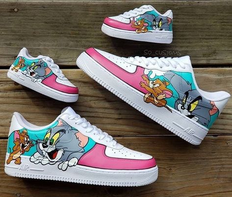 Shoes School, Custom Sneakers Diy, Custom Painted Shoes, Custom Shoes Diy, Diy Sneakers, Nike Shoes Air Force, Painted Sneakers, Future Job, Custom Nike Shoes