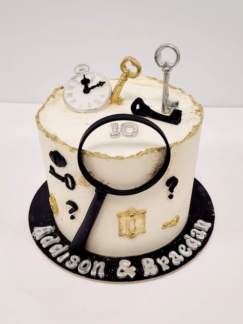 Mystery Theme Cake, Clue Themed Birthday Cake, Escape Room Birthday Party Cake, Clue Birthday Cake, Mystery Birthday Cake, Escape Room Cake Ideas, Detective Cake Ideas, Detective Birthday Cake, Detective Cake