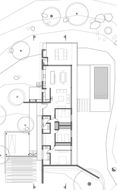 AP arquitectos:Intended for temporary rental, this dwelling is located in the province of Córdoba, within a gated community in the city of Alta Gracia, in the Paravachasca Valley. Surrounding low hills, native flora typical of the mountain forest, a running stream, and the golf course. https://amazingarchitecture.com/houses/landscape-viewpoint-house-alta-gracia-argentina-by-ap-arquitectos Small Rustic House, Architects House, Narrow Lot House, Small Villa, House Roof Design, Architectural Floor Plans, House Plan Gallery, Mountain Forest, Rental Homes