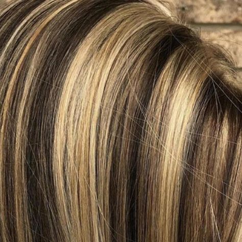 Yellow Chunky Highlights, 90s Money Piece Hair, 2000 Highlights Hair, 90s Hair Color Trends, 90s Blonde Highlights, Brown Hair Chunky Blonde Highlights, 2000s Highlights Hair, 90s Chunky Highlights, 90s Highlights Hair