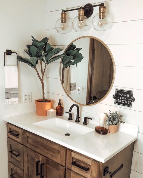 home_and_huffman | LIKEtoKNOW.it Drømme Bad, Beautiful Bathroom Decor, Small Remodel, Bathroom Color, Upstairs Bathrooms, Bathroom Redo, Bathroom Inspo, Bathroom Renos, House Bathroom