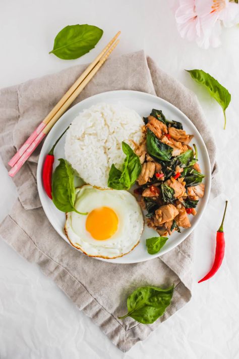 Pad Krapow, Thai Food Photography, Thai Basil Chicken, Food Photoshoot, Thailand Food, Basil Chicken, Thai Basil, Food Photography Inspiration, Food Photography Tips