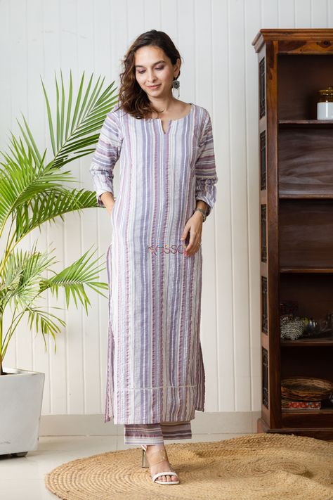 Long Kurta Designs, Long Kurtis, Kurta Pant Set, Dress Book, Dress Neck, Dress Neck Designs, Girl Dress Patterns, Kurta Designs Women, Bow Dress