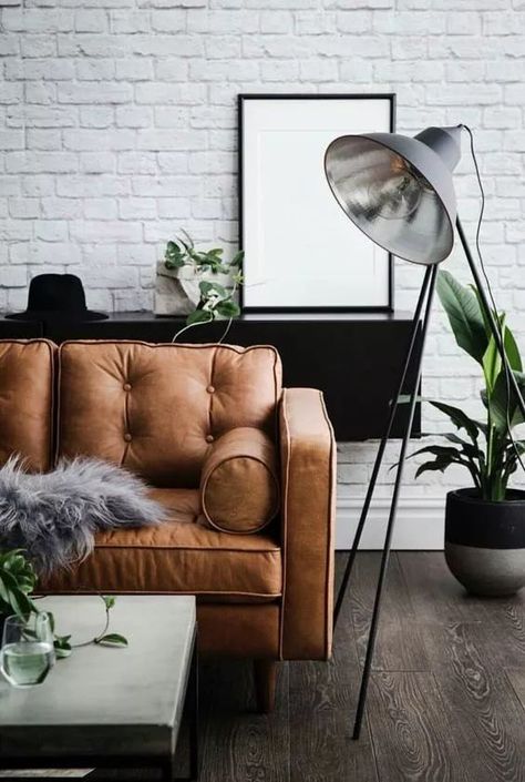 White Brick Wall, Brown Living Room Decor, Industrial Chic Decor, Brown Leather Couch, Loft Furniture, Interior Design Per La Casa, Brown Living Room, Leather Couch, White Brick