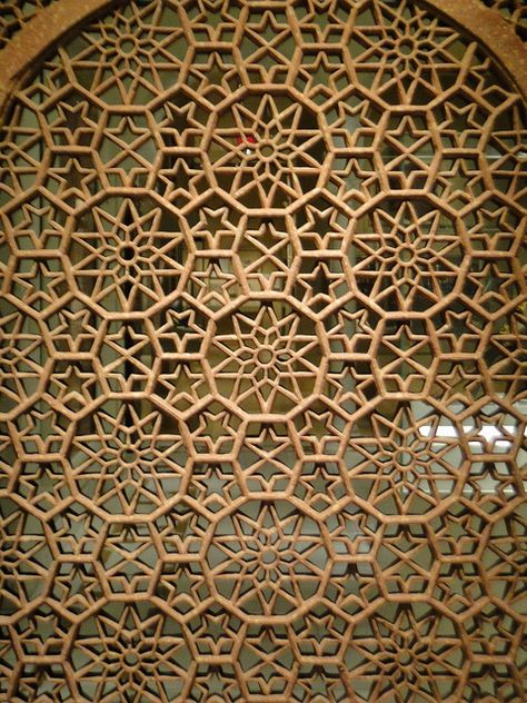 Jalis, or pierced screens, were used extensively in Indian architecture as windows, room dividers, and railings. In the course of the day, the movement of their patterns in silhouette across the floor wouid  enhance the pleasure of their intricate geometry. Tac Mahal, Aztec Prints, Jaali Design, Islamic Motifs, 1001 Nights, Mandir Design, Mughal Architecture, Mughal Empire, Street House