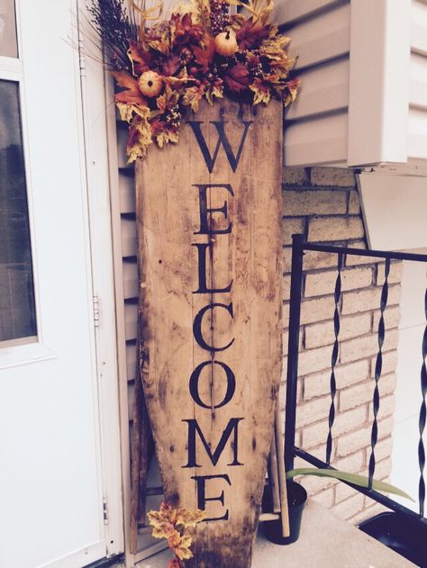 Ironing Board Welcome Sign in front porch Iron Garden Furniture, Wood Diy Projects, Board Welcome Sign, Welcome Signs Front Door, Wooden Signs Diy, Front Porch Signs, Porch Welcome Sign, Woodworking For Kids, Diy Projects For Kids