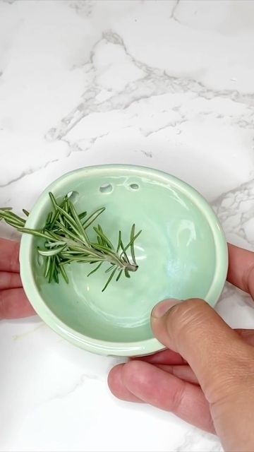 Ceramic Herb Bowl, Herb Bowl Pottery, Pottery Kitchen Ideas, Ceramic Herb Strip Bowl, Pottery Herb Stripping Bowl, Kitchen Pottery Ideas, Herb Stripping Bowl, Small Ceramic Projects, Practical Pottery