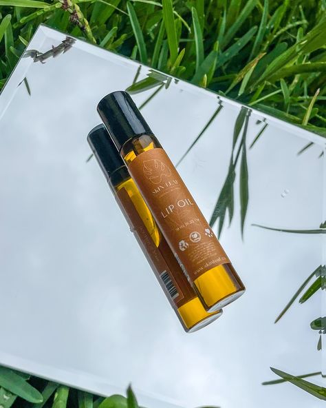 🌿💧 Summer Essential: Hydrating Lip Oil 💧🌿 Say goodbye to chapped lips this summer with our all-natural Lip Oil! 🌞 Infused with a selective blend of vegetable oils and hydrating ingredients, it’s the perfect choice to keep your lips smooth and nourished. Plus, enjoy a refreshing hint of lemon and orange natural scent. 🍋🍊 ✨ Key Benefits: 💋Deep hydration for soft, supple lips 🍃Natural lemon and orange scent 🍋Made with high-quality vegetable oils 🌍 Eco-friendly and recyclable packaging. Ava... Lip Oil Packaging, Hydrating Lip Oil, Orange Scent, Natural Lip, Recyclable Packaging, Summer Essential, Chapped Lips, Natural Scents, Natural Lips