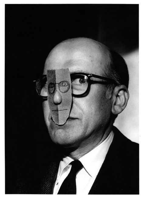 Saul Steinberg | International Center of Photography Inge Morath, Brigitte Lacombe, Artist Portraits, Saul Steinberg, Alexander Calder, Art Institute Of Chicago, Art Museum, Vintage Photos, Selfies