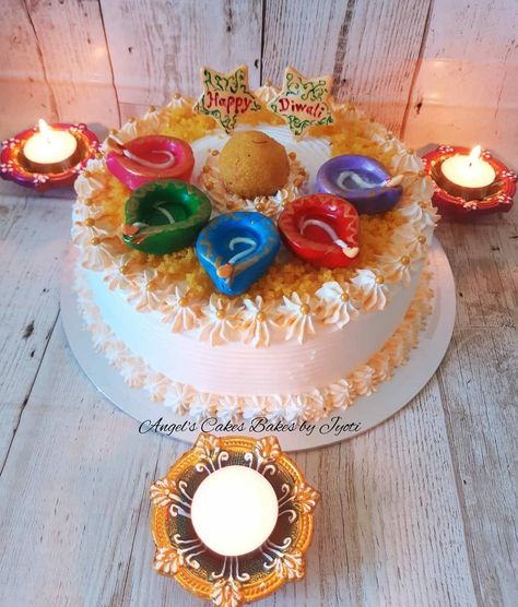 Divali Cakes Ideas, Diwali Theme Cake, Diwali Bakery Hampers, Diwali Cakes Design, Bakery Hampers, Diwali Cake, Wedding Cake Designs Simple, Theme Cake, Indian Sweets