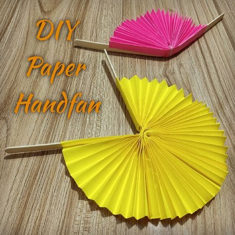 Hi there guys ! Visit my YouTube channel for complete tutorial of paper folding handfan #art #craft #artandcraft #diy #doityourself #bestoutofwaste #papercraft #kidscraft #diyhandfan #origami Fan Folding Paper Craft, Hand Fans Diy, Paper Centerpieces, Paper Hand Fans, Construction Paper Crafts, Folding Hand Fan, Diy Fan, Giant Paper Flowers, Paper Fans