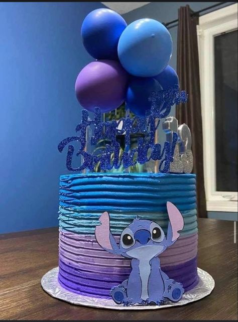 Stitch Buttercream Cake, Stitch Cake Diy, Birthday Cake Stitch, Bolos Do Stitch, Stitch Birthday Cakes, Stitch Themed Cake, Stitch Cake Ideas, Stitch Birthday Cake Ideas, Stitch Themed Birthday Party