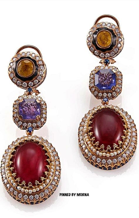 Sabyasachi Mukherjee - India 🇮🇳 Sabyasachi Earrings, Sabyasachi Collection, Sabyasachi Jewelry, Fashion Illustration Poses, Sabyasachi Mukherjee, Sabyasachi Jewellery, Diamond Jewelry Set, Indian Wedding Jewelry, Yellow Sapphire