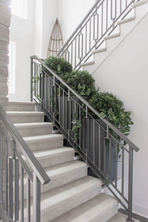 Neutral staircase with gray metal railings via Omaha Street of Dreams. Image via… Neutral Staircase, Classic Home Interiors, Staircase Design Ideas, درج السلم, Steel Railing Design, Interior Design Degree, Rustic Stairs, Interior Railings, Life On Virginia Street