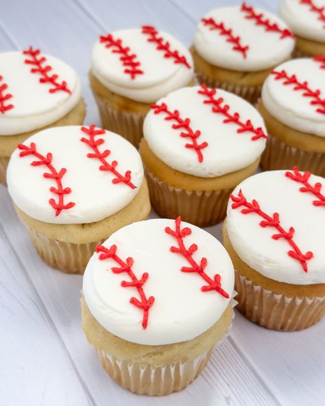 Baseball Cupcakes! ⚾️ @mariners . . . . #hollywoodbakedgoods#EatHBG#seattlewedding#seattlebakery#seattlebaker#seattleeats#bestfoodseattle#seattlefood#seattlecakes#bakery#baking#pnwlife#seattle#bellevue#kirkland#totemlake#customcakes#cakedecorating#mariners#baseball#mlb Baseball Themed Desserts, Baseball Theme Birthday Party Cake, Rookie Year Baseball Cake, Rookie Year Cupcakes, Baseball Theme Desserts, Baseball Bday Party Ideas, Rookie Year Birthday Cake, Seattle Mariners Birthday Party, Baseball Birthday Cupcakes