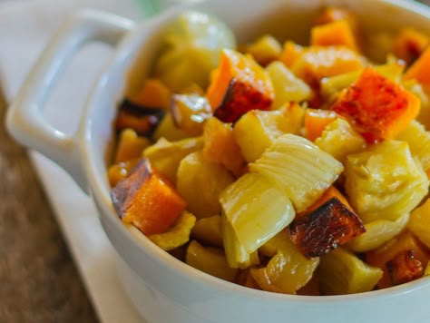 Butternut Squash with Fennel and Apple | A perfect way to use up fall apples, this butternut squash recipe is a great side dish for a hearty roast or Thanksgiving turkey. Easy Squash Recipes, Apple Food, Best Apple Recipes, Fall Produce, Produce Recipes, Apple Recipe, Butternut Squash Risotto, Gala Apples, Butternut Squash Recipes