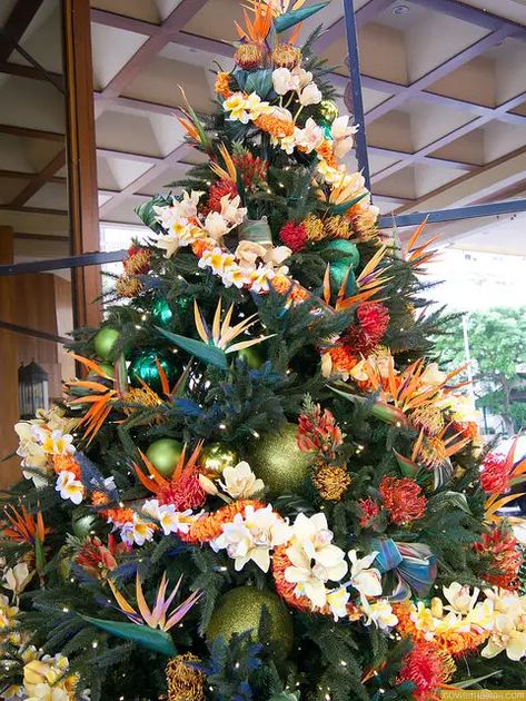 Hawaiian Christmas Tree, Tropical Christmas Decorations, Tropical Christmas Trees, Caribbean Christmas, Floral Christmas Tree, Hawaii Christmas, Florida Christmas, Hawaiian Christmas, Beachy Christmas