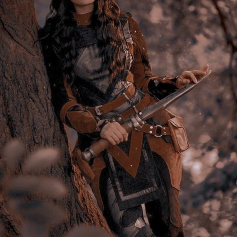 Caelynn set for battle/a mission Fanfiction Characters, Era Victoria, Book Vibes, Royal Core, Medieval Aesthetic, Fantasy Life, Queen Aesthetic, Royalty Aesthetic, Royal Aesthetic