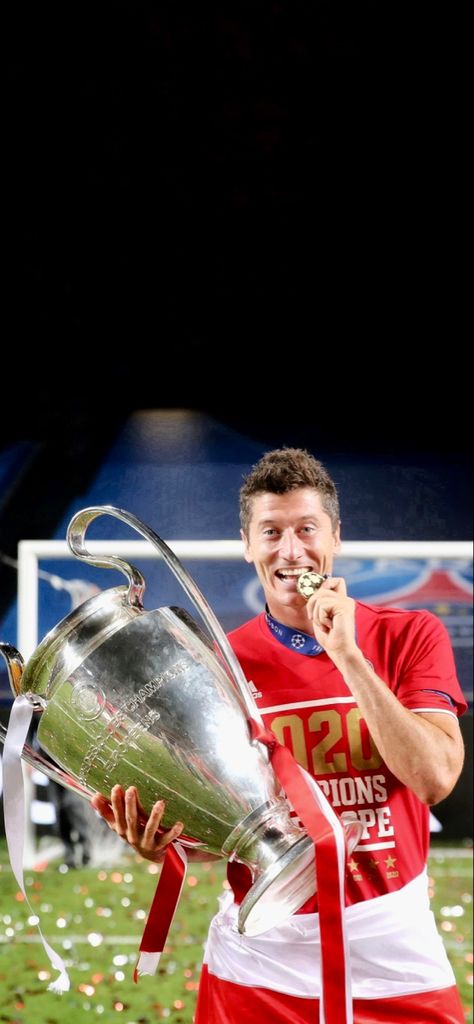 #rl9 #bayern #lewandowski #championsleague Lewandowski Wallpapers, Footballer Wallpaper, Lewandowski Bayern, Cr7 Messi, Robert Lewandowski, Fc Barcelona, Champions League, Neymar, Fifa