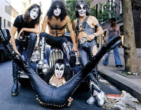 Kiss Group, Paul Kiss, Kiss Artwork, Banda Kiss, Gene Simmons Kiss, Space Ace, Band Kiss, Kiss Images, Eric Carr