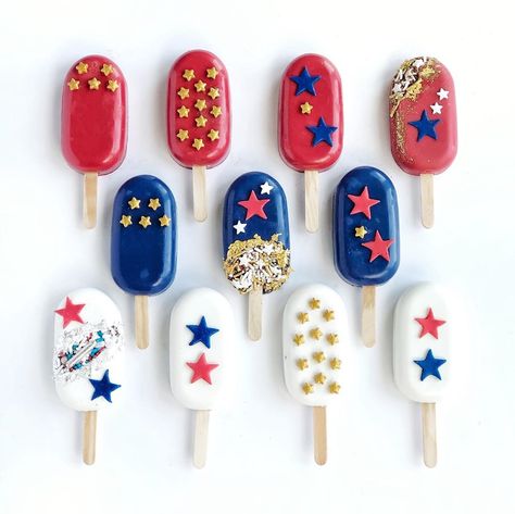 Mardi Gras Cakesicles, Patriotic Cake Pops, Cake Sicles, Beautiful Ice Cream, Marine Cake, Valentines Dessert, Oreo Cake Pops, Popsicles Cake, Cake Popsicles