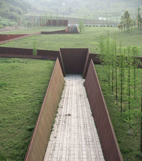 Wenchuan Earthquake Memorial Museum – laud8 -landscape architecture+urban design Memorial Architecture, Earth Sheltered, Urban Landscape Design, Landscape Architecture Design, Memorial Museum, Museum Architecture, Parking Design, Memorial Park, Green Roof