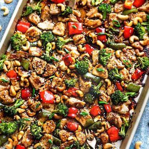 Healthy Cashew Chicken, Sheet Pan Cashew Chicken, Chicken Sheet Pan Dinner, Chicken Sheet Pan, Sheet Pan Meals Chicken, Pan Chicken Recipes, Plats Healthy, Sheet Pan Dinners Chicken, Easy Sheet Pan Dinners