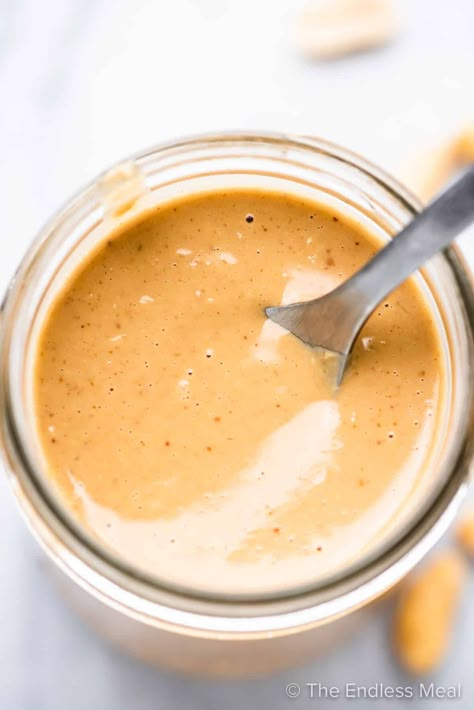 Peanut Butter Salad Dressing, Thai Peanut Salad Dressing, Peanut Salad Dressing, Sweet Salad Dressings, Peanut Butter Salad, Thai Peanut Salad, Crunchy Salads, Garlic Ginger Chicken, Foral Dress