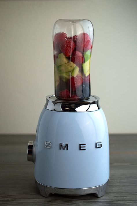 Smeg Blue, Quick Smoothies, Kitchen Decor Collections, Smeg Appliances, Personal Blender, Kitchen Tech, Italian Soda, Bistro Food, Blender Bottle