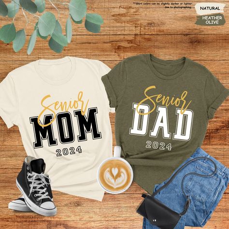 Senior Parent Shirt Ideas, Senior Mom Shirts, Senior Jeans, Graduation Shirts For Family, Varsity Cheer, Class Outfits, Proud Family, Cheer Stuff, Senior Shirts