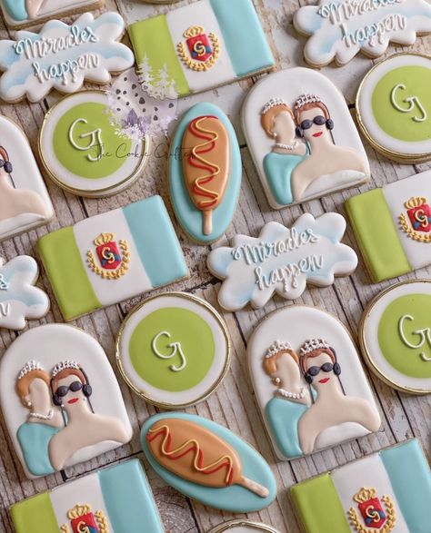 Princess Diaries Baby Shower Theme, Princess Diaries Cookies, Princess Diaries Birthday Party Theme, Princess Diaries Themed Birthday Party, Princess Diary Theme Party, Bridal Sleepover, Princess Diaries Party, Bachelorette Party Trip Ideas, Girls Tea Party Birthday