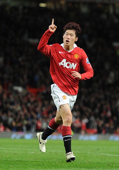 Ji-Sung Park of Man Utd in 2011. Ji Sung Park Manchester United, Man Utd Jersey, Park Ji-sung, Bayern Munich Wallpapers, Man Utd Crest, Funny Romantic Quotes, Milan Football, Cr7 Messi, Manchester United Legends