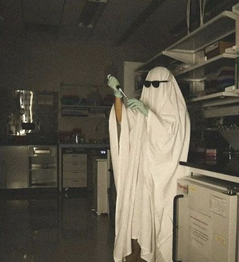 Medical Laboratory Science Student, Lab Humor, Medical Laboratory Science, Biomedical Science, Laboratory Science, Medical Laboratory, Science Student, Science Lab, A Ghost