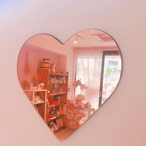 Imagem de pink, mirror, and aesthetic Rooms Decoration, Heart Mirror, Pretty Room, Dreamy Room, Pink Room, Cute Room Decor, Room Inspiration Bedroom, Room Ideas Bedroom, Dream House Decor