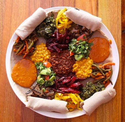 5 Reasons why you should eat Ethiopian Food | BLACK FOODIE Cheap Eats Nyc, Ethiopian Restaurant, Best Vegan Restaurants, Vegan Dog, Ethiopian Food, Vegan Guide, Vegan Cafe, Restaurant New York, Vegan Restaurants