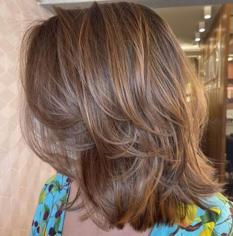 Low-Maintenance Medium Layered Cut Medium Length Layered Haircuts, Summer Wedding Hairstyles, Trendy Hairstyle, Layered Haircuts, Beautiful Summer, Blonde Highlights, Hairstyle Ideas, Medium Length, Summer Wedding