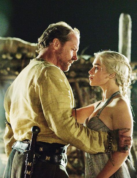 Game of Thrones:  Jorah Mormont and Daenerys Targaryen Game Of Thrones Wallpaper, Ser Jorah Mormont, Ser Jorah, Emilia Clarke Daenerys Targaryen, Jorah Mormont, Iain Glen, Game Of Thrones Facts, Devious Maids, Hemlock Grove