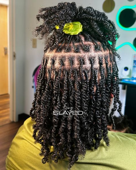 😍😍😍these ate! I’m a roll with the starters 🫶🏽what city do I need to bring my God given talent to?👀 drop em in the comments 1•on•1 STARTER LOC CLASS AVAILABLE… ONLY 2 SLOTS What you’ll learn? ✨Consultation: How to effective conduct a consultation? ✨Understanding hair textures and density ✨Parting techniques/preparting ✨Loc-to-part ratio ✨Loc installation: two strand twist & comb coils And so much more‼️ Are you ready to elevate your starter locs skills..text (470)-662-1164 for more inf... Medium Starter Locs Styles, Small Two Strand Starter Locs, Comb Twist Starter Locs, Starter Locs On Medium Length Hair, Two Strand Locs Starter Locs, Small 2 Strand Twist Natural Hair, Comb Coils Vs Two Strand Twist Locs, Mini Twist Starter Locs, Female Starter Locs