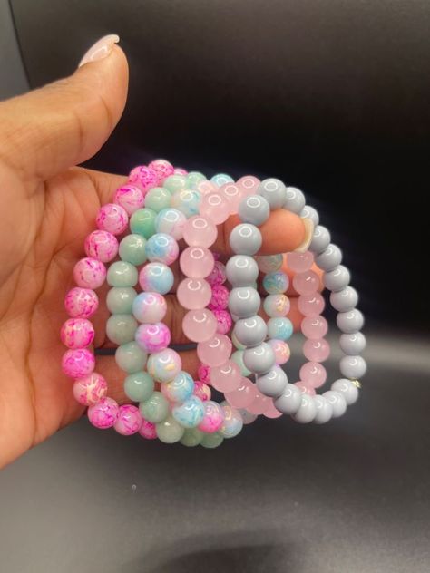 Body Jewelry Diy, Charm Bracelets For Girls, Girly Bracelets, Pandora Bracelet Designs, Colorful Bead Bracelets, Beaded Braclets, Crystal Bead Jewelry, Wrist Jewelry, Bead Charms Diy