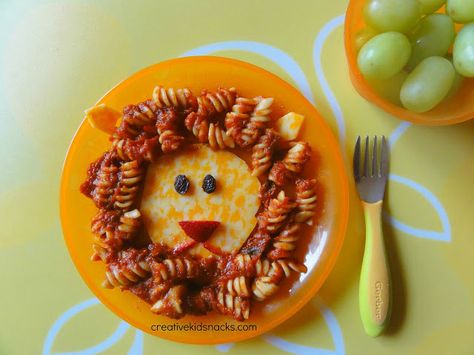 I like the pasta lion! I can't get Omera to eat her pasta lately, so we will try this. Pasta Lunch, Food Art For Kids, Creative Kids Snacks, Fun Lunch, Fun Snacks For Kids, Fun Dinners, Fun Kids Food, Dinners For Kids, Eat Smarter