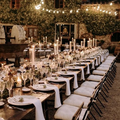 Tuscany Vineyard Wedding, Italian Vineyard Wedding, Tuscan Style Wedding, Italian Wedding Reception, Wedding Dinner Table Setting, Wedding Table Ideas, Italian Vineyard, Wedding Table Themes, Tuscany Style