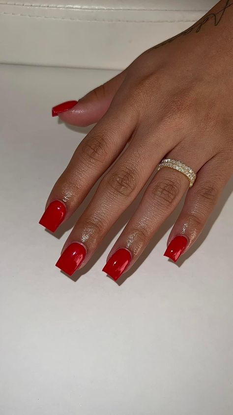 Tomato Red Nails, Red Nails Black Women, Red Nails Square, Red Pedicure, Short Fake Nails, Red Manicure, Short Gel Nails, Cat Eye Nails, Drip Nails